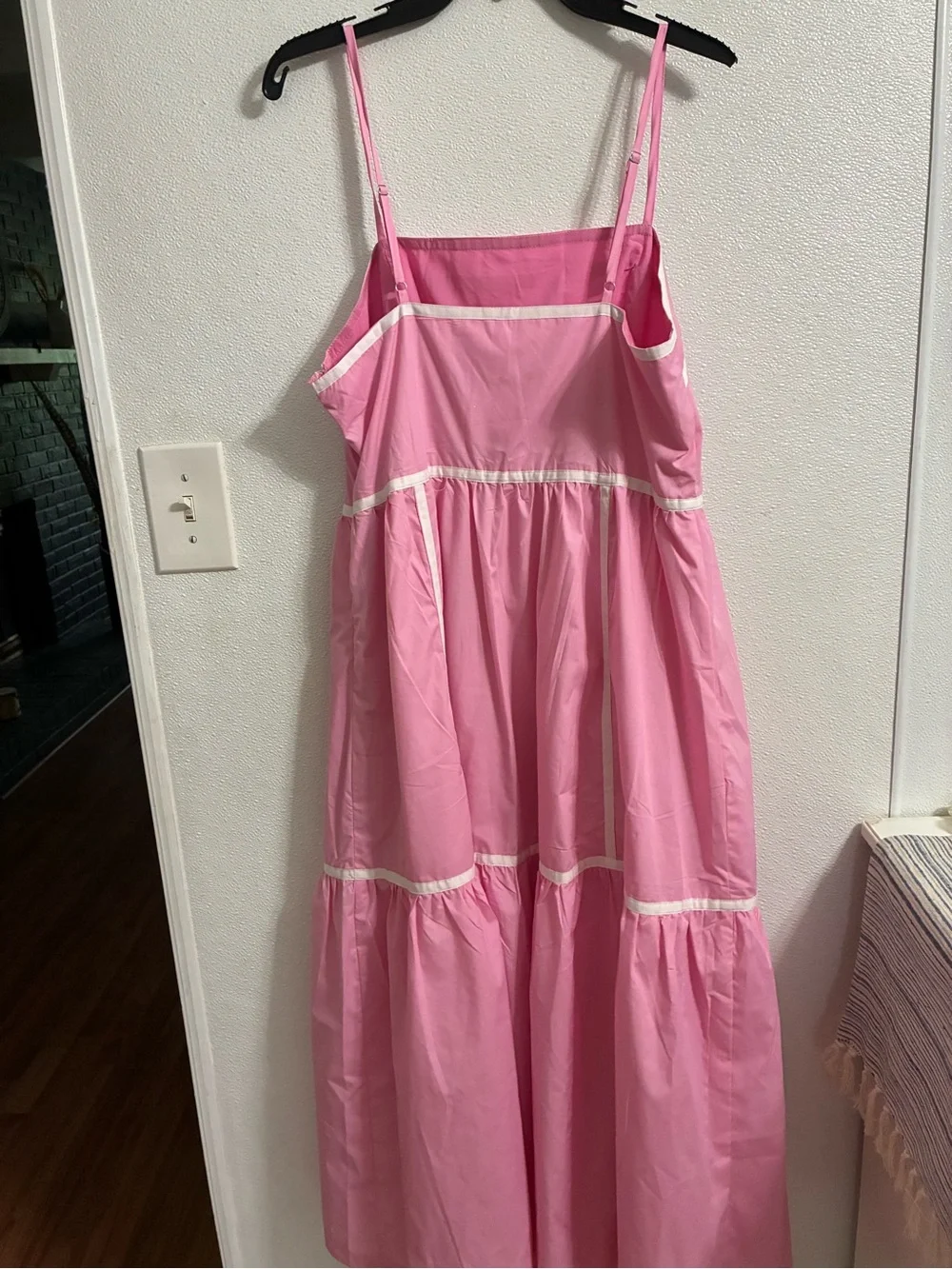 Women’s Pink Tiered Spaghetti-Strap Dress Large